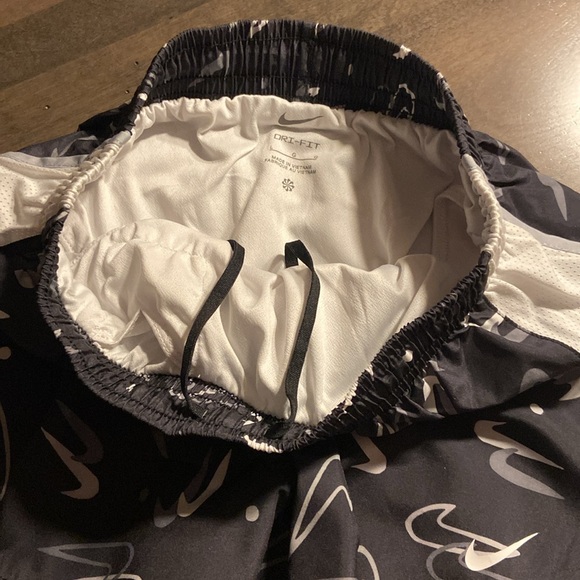 Girls youth Nike activewear set - Picture 4 of 7